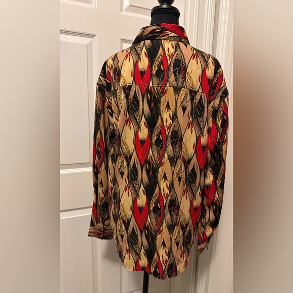 Red and Black Button Down Shirt Casual Resort Wear - Picture 3 of 6